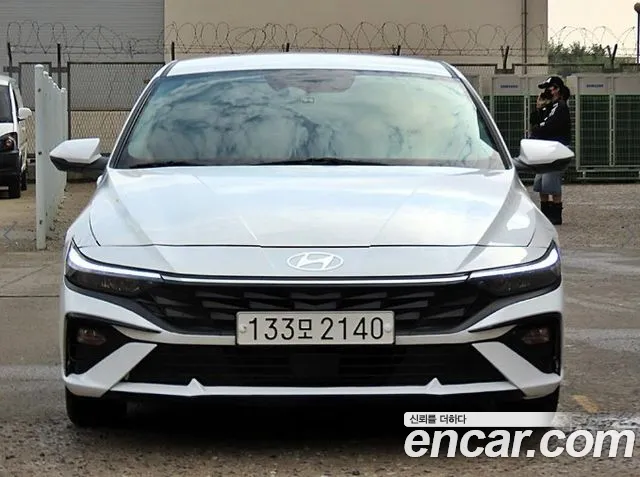 Hyundai AVANTE 2024 — photo 1