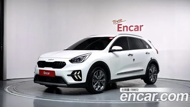 Kia Niro 2022 — photo 1
