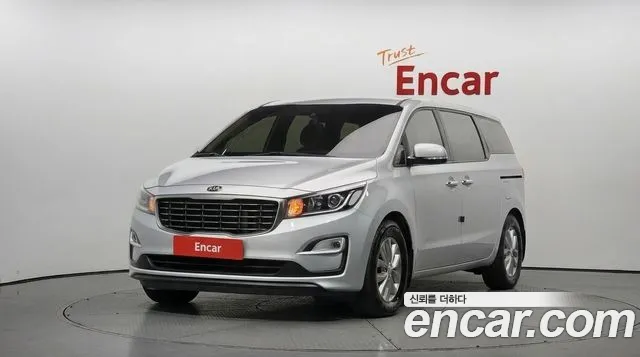 Kia Canival 2020 — photo 1
