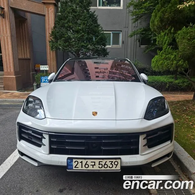 Porsche Cayenne 2024 — photo 1