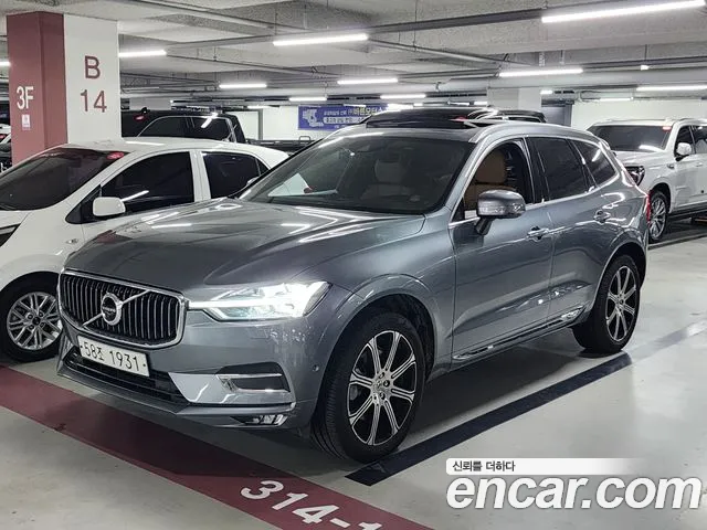 Volvo XC60 2018 — photo 1