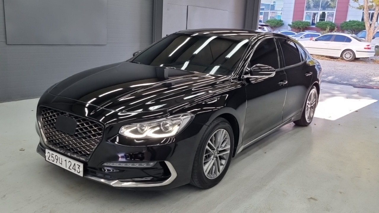 Hyundai Grandeur 2018 — photo 1