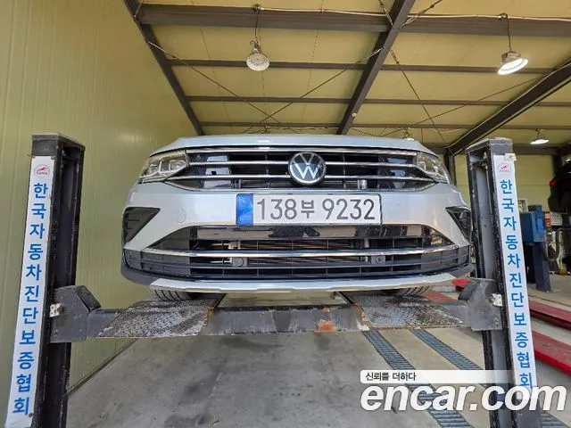 Volkswagen Tiguan 2022 — photo 1