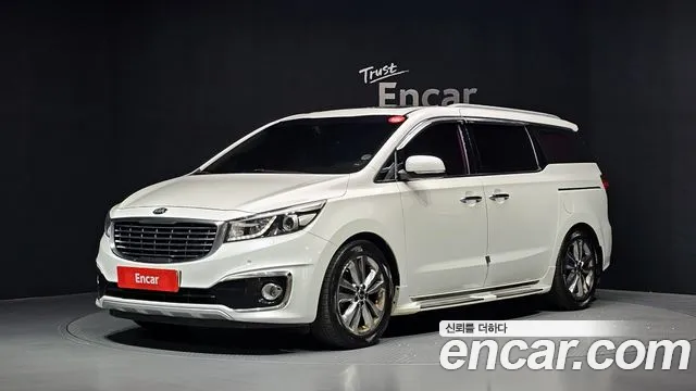 Kia Canival 2015 — photo 1