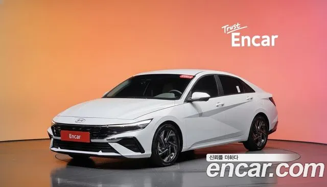 Hyundai AVANTE 2024 — photo 1