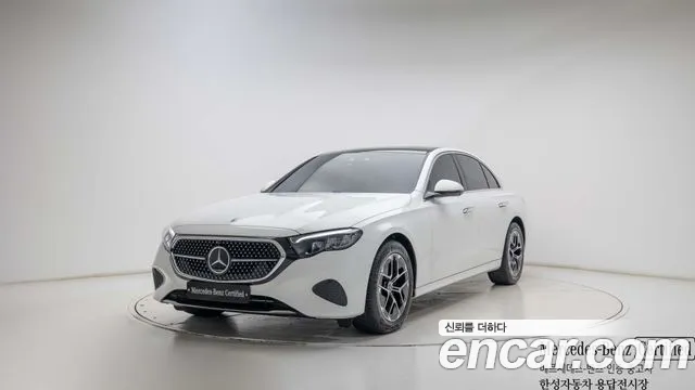 Mercedes-Benz E-Class 2026 — photo 1