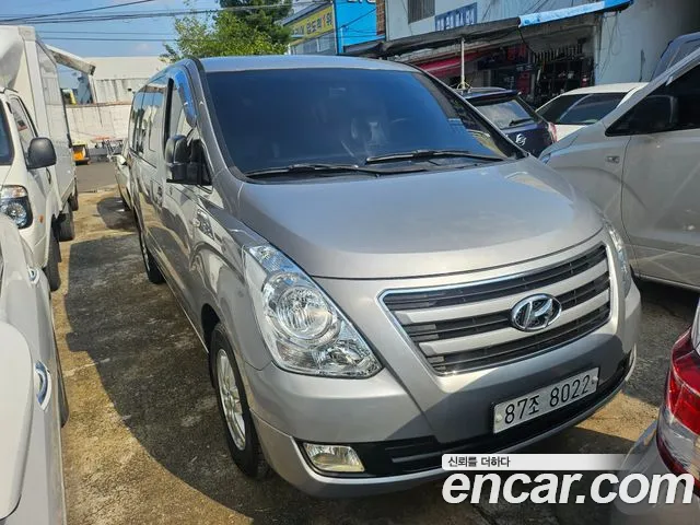 Hyundai Starex 2017 — photo 1