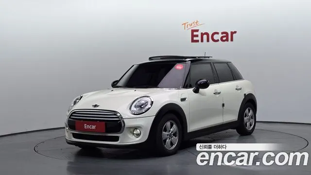 Mini Cooper 2015 — photo 1