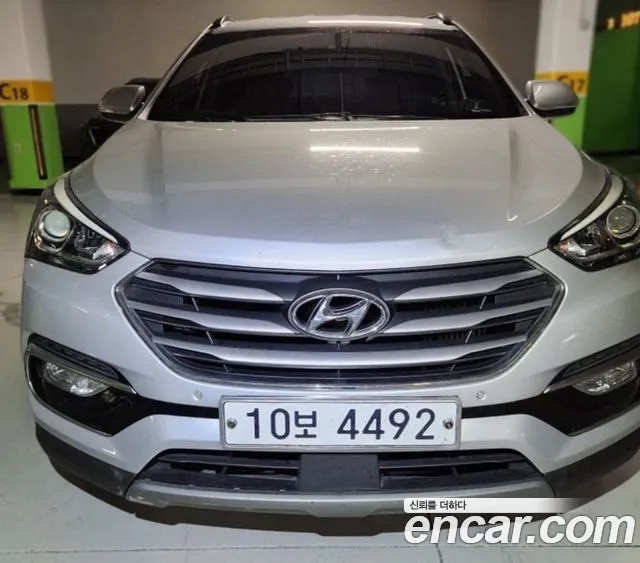 Hyundai Santafe 2018 — photo 1