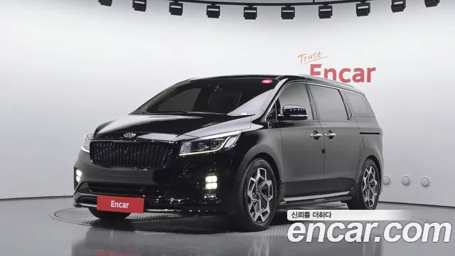Kia Canival 2016 — photo 1