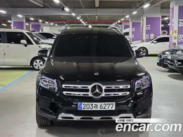Mercedes-Benz GLB-Class 2023 — photo 1