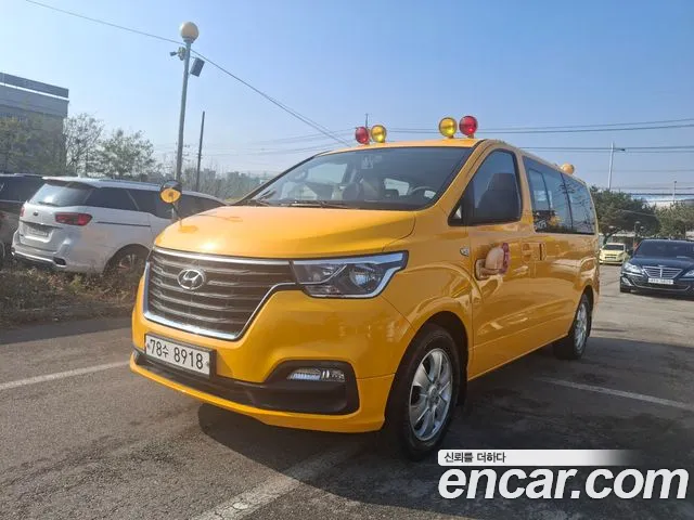 Hyundai Starex 2021 — photo 1