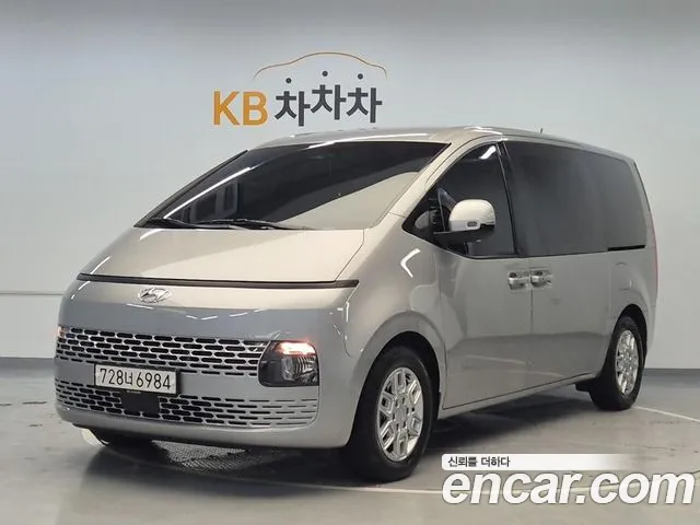 Hyundai Staria 2022 — photo 1