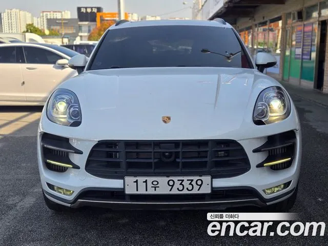 Porsche Macan 2015 — photo 1