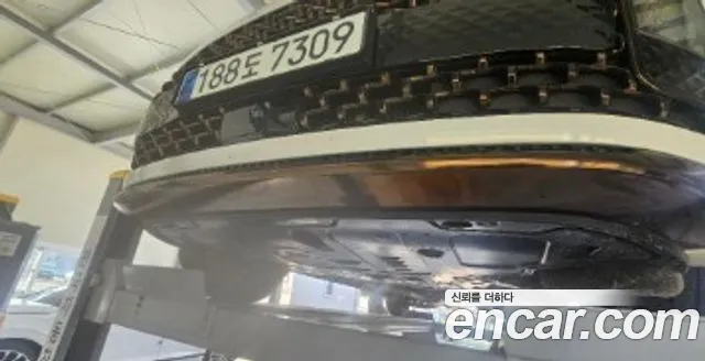 Hyundai Staria 2025 — photo 1
