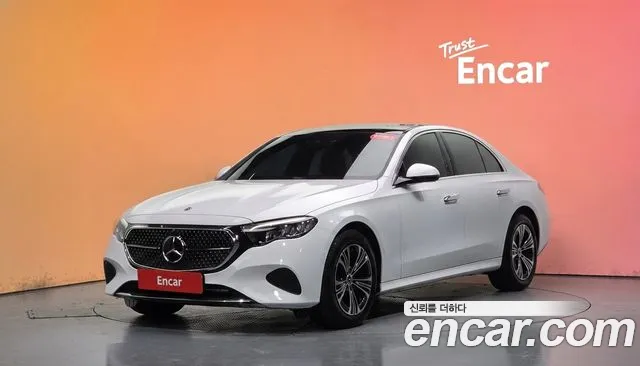 Mercedes-Benz E-Class 2026 — photo 1