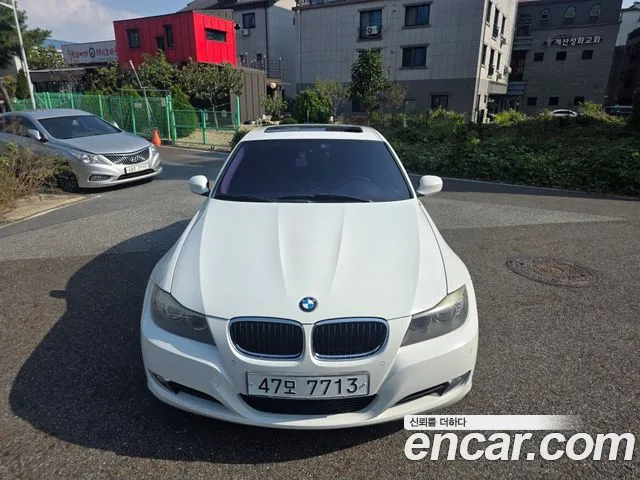 BMW 3-Series 2011 — photo 1