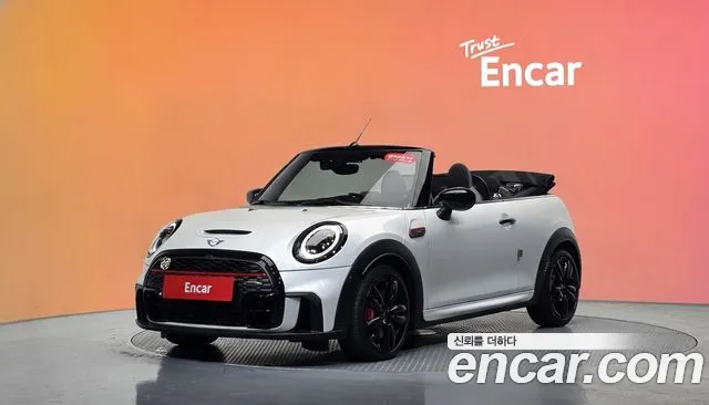 Mini Cooper Convertible 2024 — photo 1