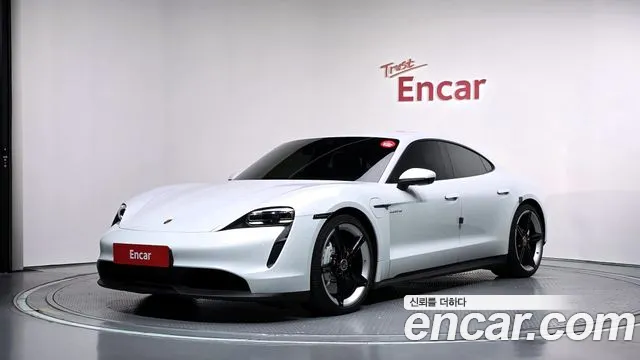 Porsche Taycan 2022 — photo 1