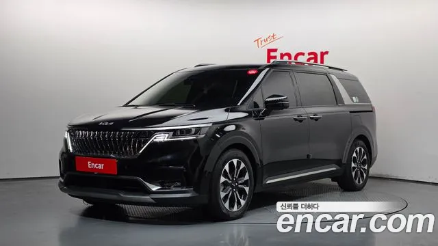 Kia Canival 2023 — photo 1