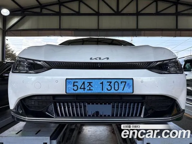 Kia EV6 2023 — photo 1