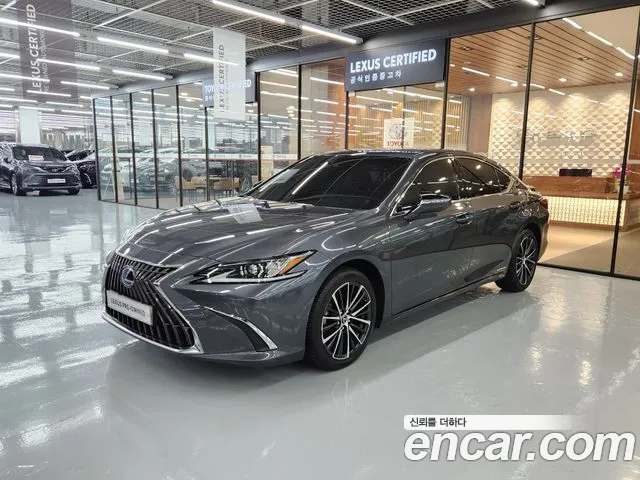 Lexus ES 2022 — photo 1