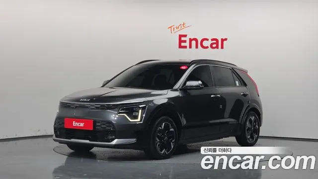 Kia Niro 2023 — photo 1