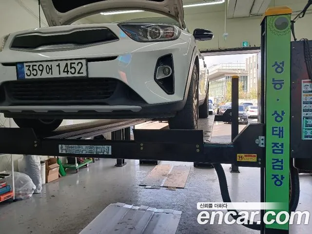 Kia Stonic 2018 — photo 1