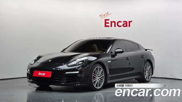 Porsche Panamera 2011 — photo 1