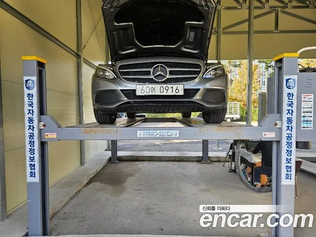 Mercedes-Benz C-Class 2016 — photo 1