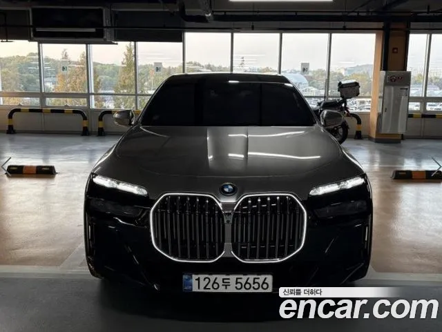 BMW 7-Series 2024 — photo 1