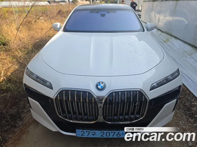 BMW i7 2024 — photo 1