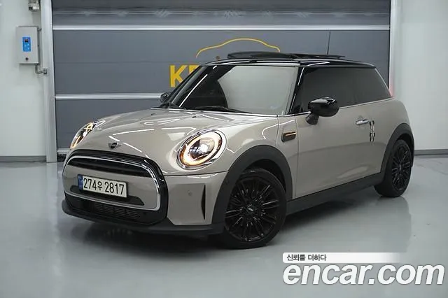 Mini Cooper 2024 — photo 1