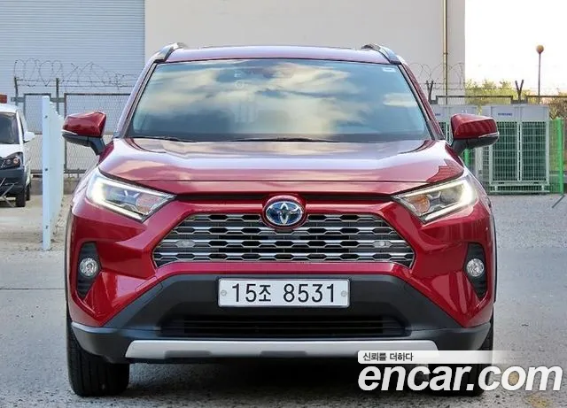 Toyota RAV4 2019 — photo 1
