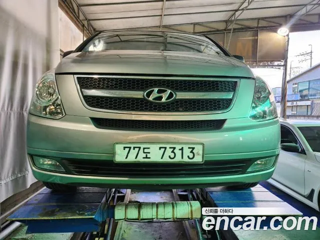 Hyundai Starex 2011 — photo 1