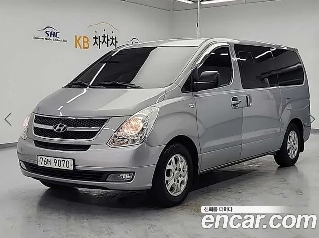 Hyundai Starex 2012 — photo 1