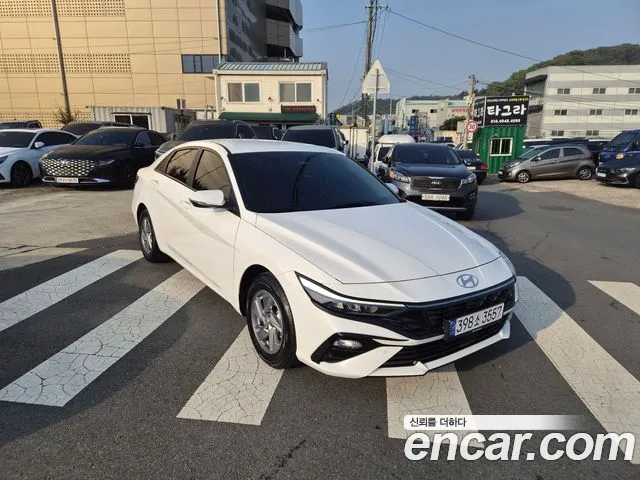 Hyundai AVANTE 2024 — photo 1
