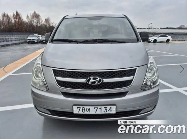 Hyundai Starex 2015 — photo 1