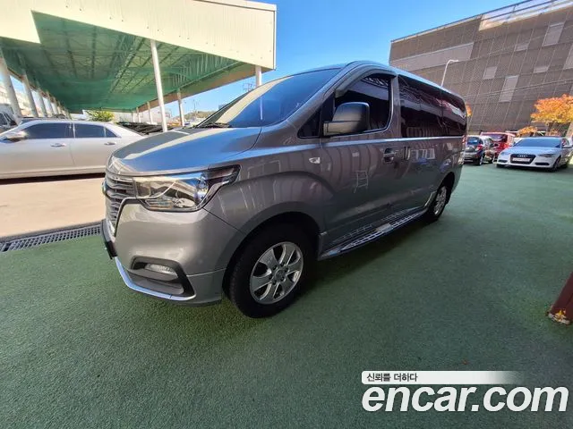 Hyundai Starex 2019 — photo 1