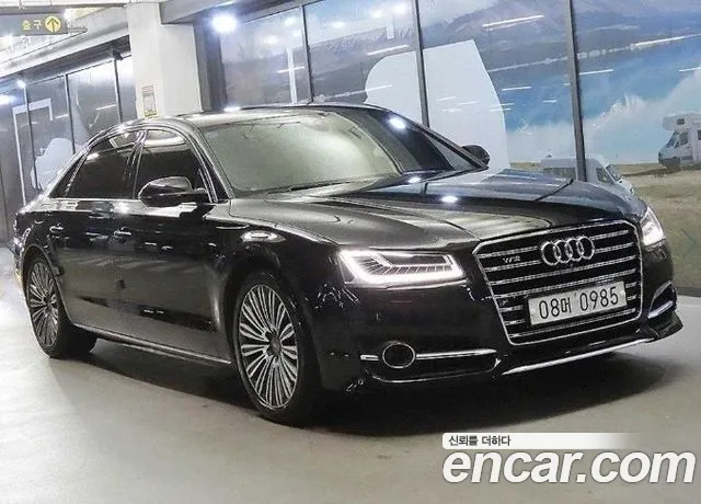 Audi A8 2016 — photo 1