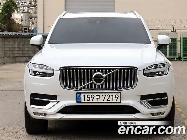 Volvo XC90 2022 — photo 1