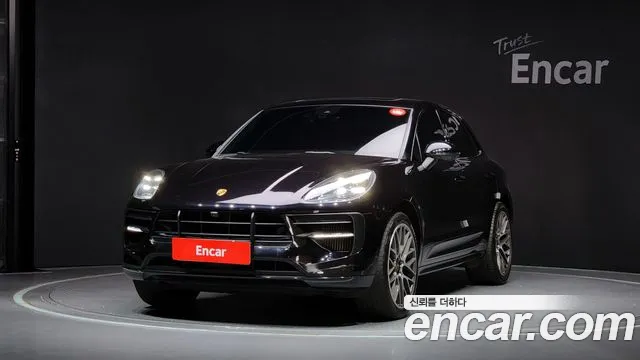 Porsche Macan 2021 — photo 1