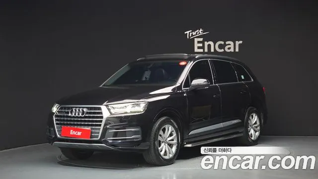 Audi Q7 2019 — photo 1