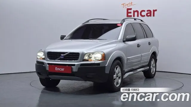 Volvo XC90 2004 — photo 1
