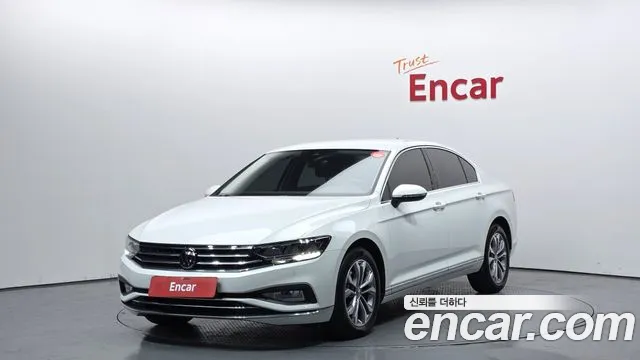 Volkswagen Passat 2022 — photo 1