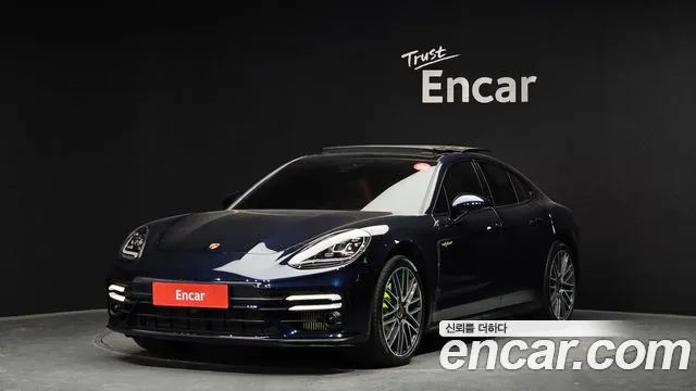 Porsche Panamera 2023 — photo 1