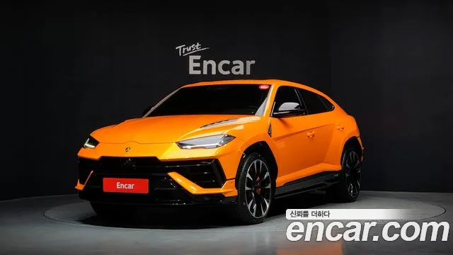 Lamborghini Urus 2024 — photo 1