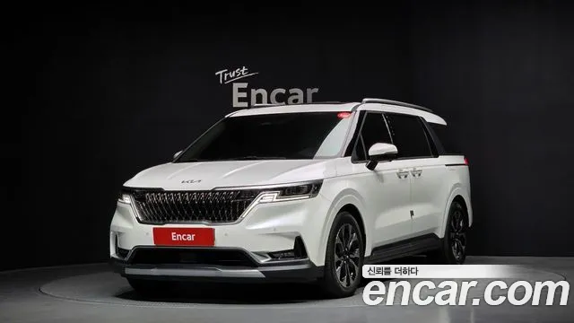 Kia Canival 2021 — photo 1