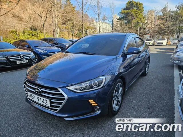 Hyundai AVANTE 2018 — photo 1