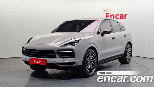 Porsche Cayenne 2023 — photo 1